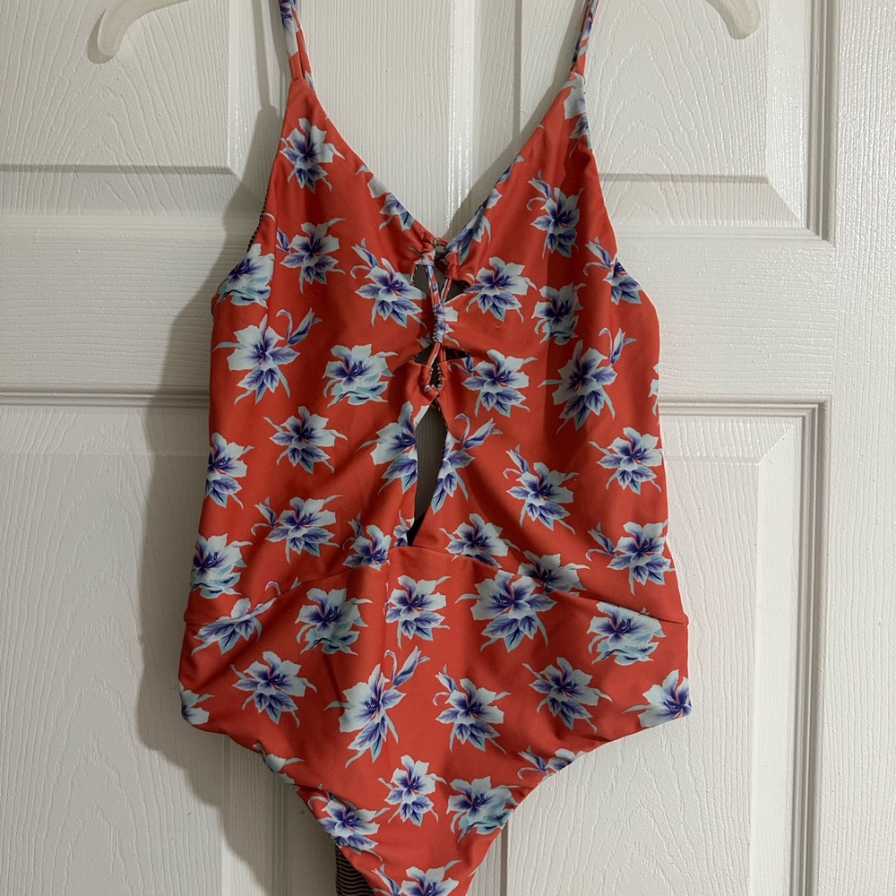 SOLD Acacia Vintage Aloha Kokomo size large
